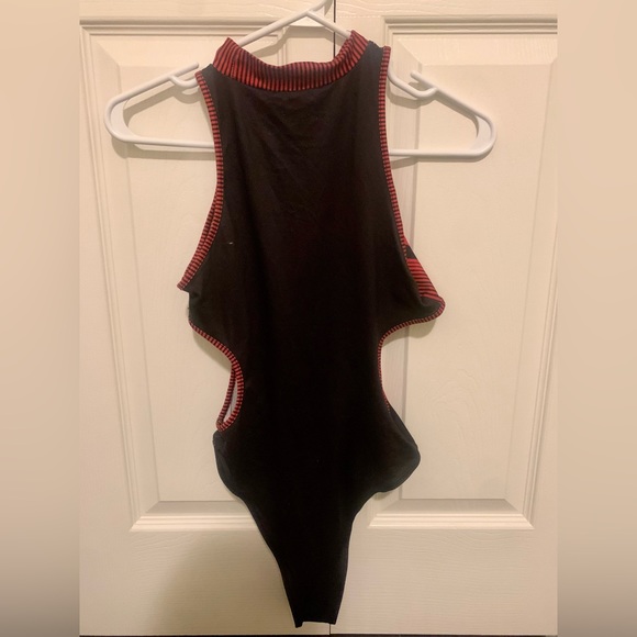 Woman’s size Small Body suit - Picture 4 of 5